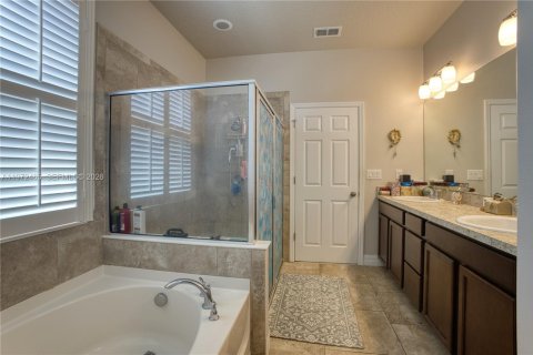 Купить виллу или дом в Киссимми, Флорида 7 комнат, № 2033750 - фото 24