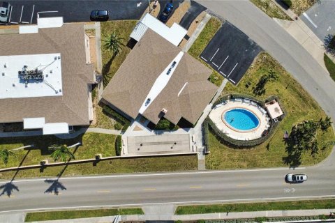 Condo in Venice, Florida, 1 bedroom  № 2212807 - photo 11