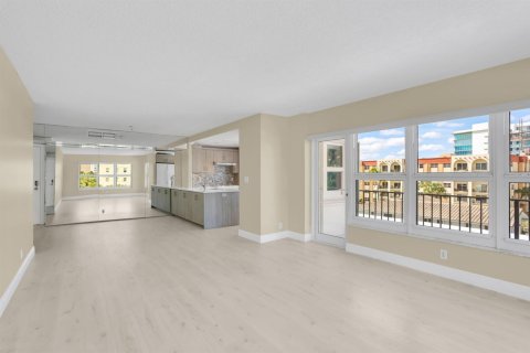 Condo in Pompano Beach, Florida, 2 bedrooms  № 2081933 - photo 15