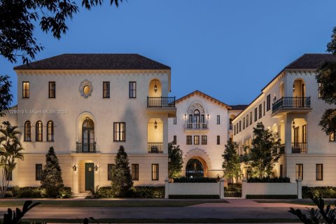 Townhouse in Coral Gables, Florida 4 bedrooms, 301.56 sq.m. № 1019470 - photo 6