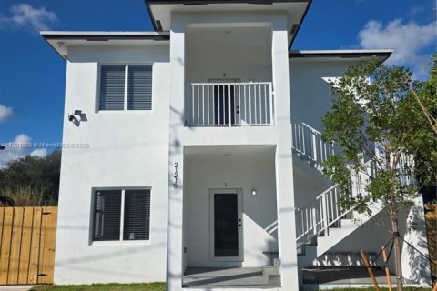 Casa en alquiler en Miami, Florida, 3 dormitorios, 139.35 m2 № 1975724 - foto 13