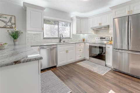 House in Sarasota, Florida 3 bedrooms, 143.07 sq.m. № 1866532 - photo 25