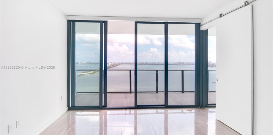 Condo in Miami, Florida, 2 bedrooms № 1859013