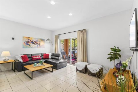 Touwnhouse à vendre à Kissimmee, Floride: 4 chambres, 172.05 m2 № 2306148 - photo 11
