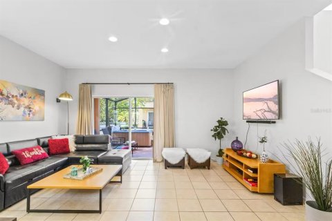 Touwnhouse à vendre à Kissimmee, Floride: 4 chambres, 172.05 m2 № 2306148 - photo 9
