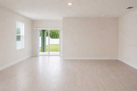 Villa ou maison à vendre à New Smyrna Beach, Floride: 3 chambres, 162.02 m2 № 2324376 - photo 9