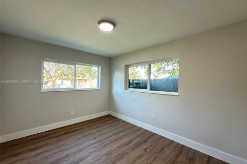 Villa ou maison à vendre à Miami Gardens, Floride: 3 chambres, 148.09 m2 № 2030876 - photo 11