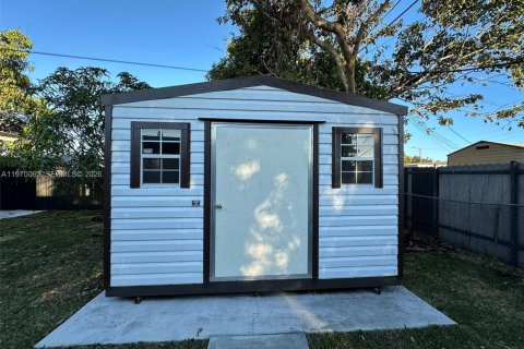 Villa ou maison à vendre à Miami Gardens, Floride: 3 chambres, 148.09 m2 № 2030876 - photo 27