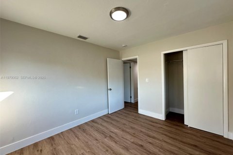 Villa ou maison à vendre à Miami Gardens, Floride: 3 chambres, 148.09 m2 № 2030876 - photo 15