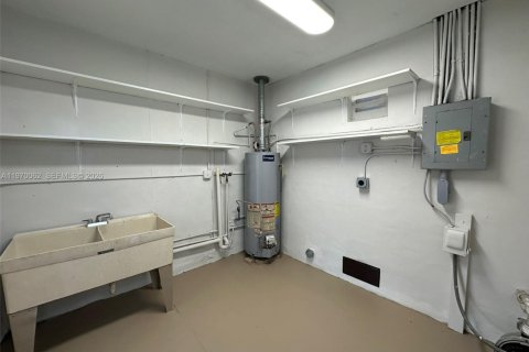 Villa ou maison à vendre à Miami Gardens, Floride: 3 chambres, 148.09 m2 № 2030876 - photo 25