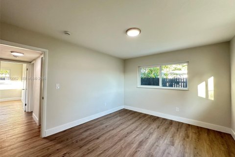 Villa ou maison à vendre à Miami Gardens, Floride: 3 chambres, 148.09 m2 № 2030876 - photo 18