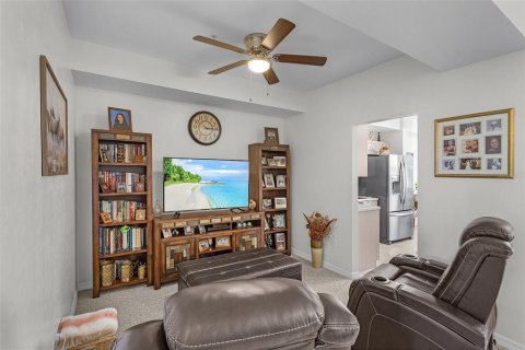 Condo in Cape Coral, Florida, 2 bedrooms  № 1648352 - photo 8