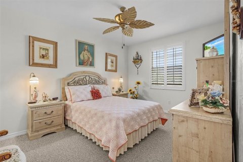 Condo in Cape Coral, Florida, 2 bedrooms  № 1648352 - photo 14