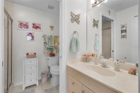 Condo in Cape Coral, Florida, 2 bedrooms  № 1648352 - photo 16