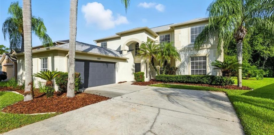 House in Wesley Chapel, Florida 4 bedrooms, 297.66 sq.m. № 1884132