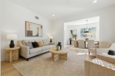 House in Wesley Chapel, Florida 4 bedrooms, 297.66 sq.m. № 1884132 - photo 4