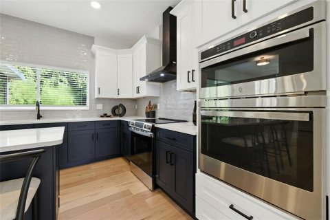 House in Wesley Chapel, Florida 4 bedrooms, 297.66 sq.m. № 1884132 - photo 9