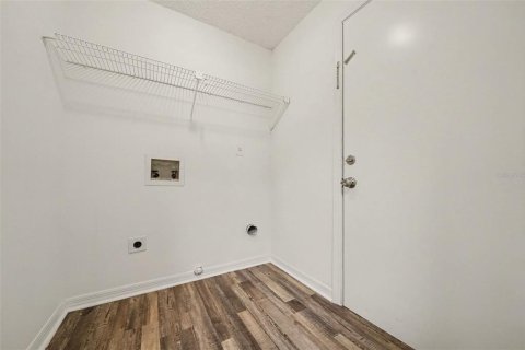 House in Orlando, Florida 2 bedrooms, 113.9 sq.m. № 2395619 - photo 25