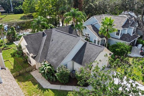 House in Orlando, Florida 2 bedrooms, 113.9 sq.m. № 2395619 - photo 4