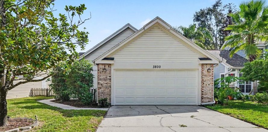 House in Orlando, Florida 2 bedrooms, 113.9 sq.m. № 2395619