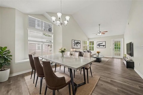 House in Orlando, Florida 2 bedrooms, 113.9 sq.m. № 2395619 - photo 8