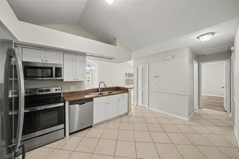 House in Orlando, Florida 2 bedrooms, 113.9 sq.m. № 2395619 - photo 18