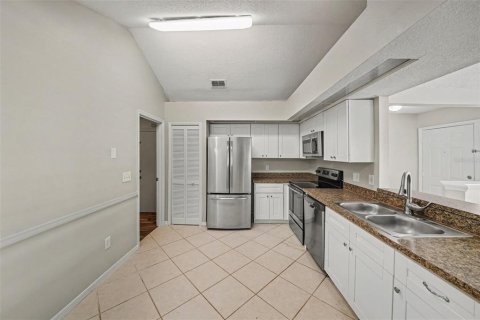 House in Orlando, Florida 2 bedrooms, 113.9 sq.m. № 2395619 - photo 15