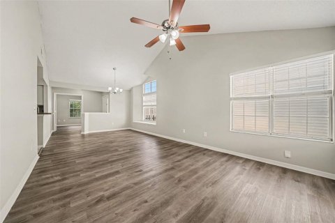 House in Orlando, Florida 2 bedrooms, 113.9 sq.m. № 2395619 - photo 12