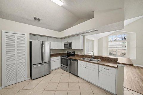 House in Orlando, Florida 2 bedrooms, 113.9 sq.m. № 2395619 - photo 17