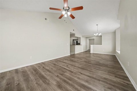 House in Orlando, Florida 2 bedrooms, 113.9 sq.m. № 2395619 - photo 11