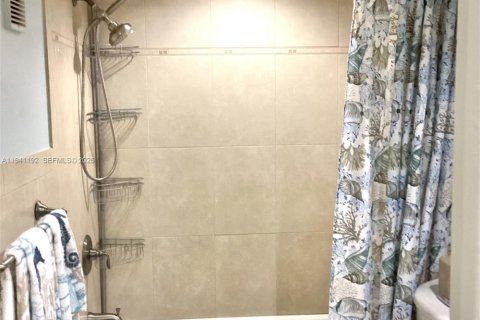 Купить кондоминиум в Пемброк-Пайнс, Флорида 1 спальня, 74.32м2, № 1998430 - фото 25