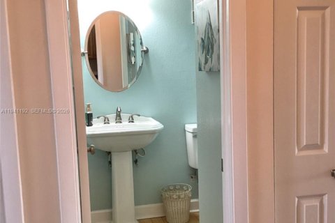 Купить кондоминиум в Пемброк-Пайнс, Флорида 1 спальня, 74.32м2, № 1998430 - фото 10