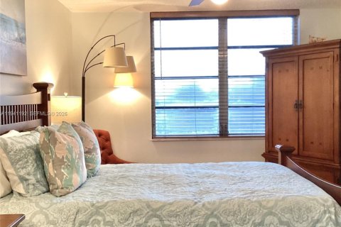 Купить кондоминиум в Пемброк-Пайнс, Флорида 1 спальня, 74.32м2, № 1998430 - фото 15