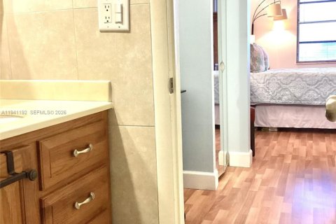 Купить кондоминиум в Пемброк-Пайнс, Флорида 1 спальня, 74.32м2, № 1998430 - фото 27