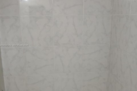 Copropriété à vendre à Pembroke Pines, Floride: 2 chambres, 73.11 m2 № 2084943 - photo 10