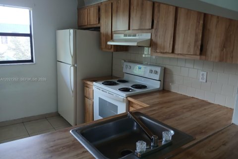 Copropriété à vendre à Pembroke Pines, Floride: 2 chambres, 73.11 m2 № 2084943 - photo 5