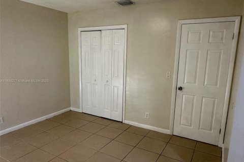 Condo in Hallandale Beach, Florida, 1 bedroom  № 1804628 - photo 6