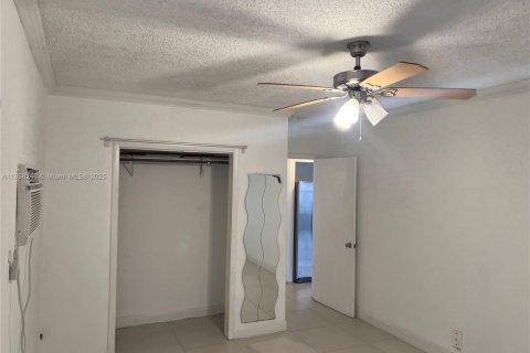 Copropriété à louer à Surfside, Floride: 1 chambre, 54.81 m2 № 1889920 - photo 14