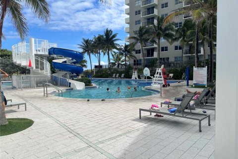 Copropriété à louer à Surfside, Floride: 1 chambre, 54.81 m2 № 1889920 - photo 23