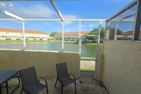 Touwnhouse à vendre à Kissimmee, Floride: 3 chambres, 128.39 m2 № 2098218 - photo 18