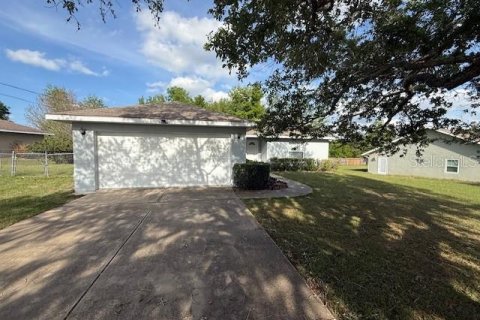 House in Ocala, Florida 3 bedrooms, 122.63 sq.m. № 2099384 - photo 2
