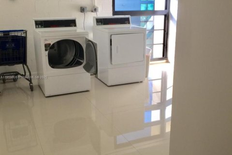 Copropriété à louer à Key Biscayne, Floride: 2 chambres, 121.79 m2 № 1968495 - photo 7