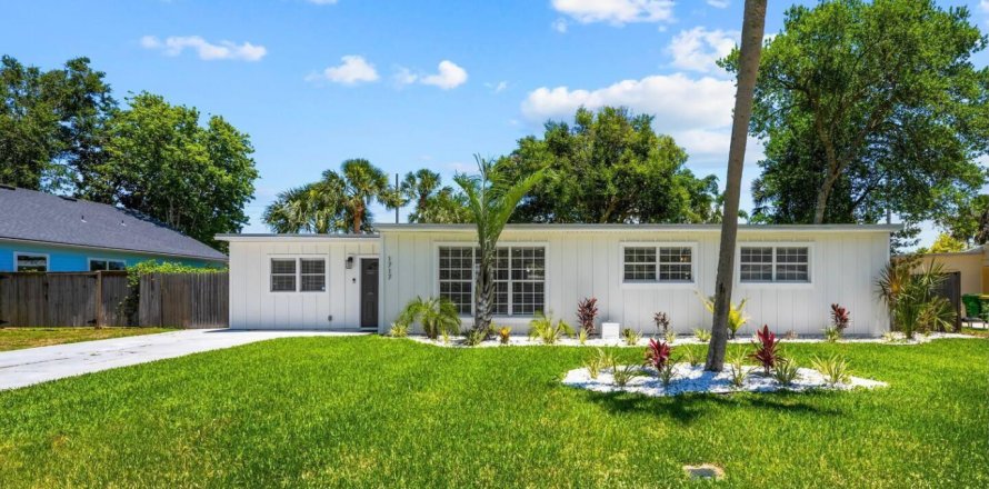 House in Jacksonville Beach, Florida 3 bedrooms, 128.21 sq.m. № 769123