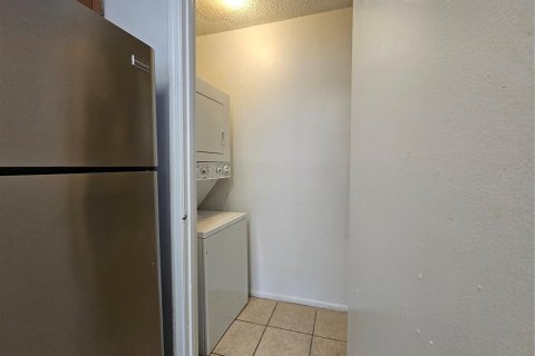 Dúplex en venta en Orlando, Florida, 2 dormitorios, 79.9 m2 № 1805458 - foto 14
