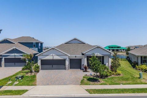 House in Parrish, Florida 4 bedrooms, 252.69 sq.m. № 2405303 - photo 3