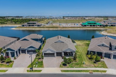 House in Parrish, Florida 4 bedrooms, 252.69 sq.m. № 2405303 - photo 6