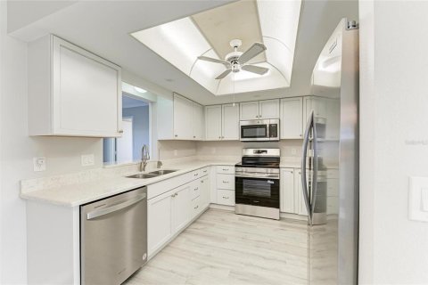 Condo in Venice, Florida, 2 bedrooms  № 2201454 - photo 7