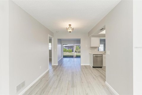 Condo in Venice, Florida, 2 bedrooms  № 2201454 - photo 6