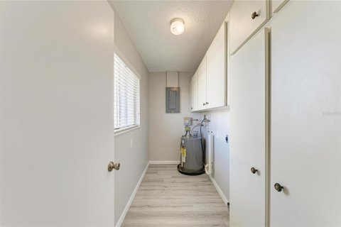 Condo in Venice, Florida, 2 bedrooms  № 2201454 - photo 25