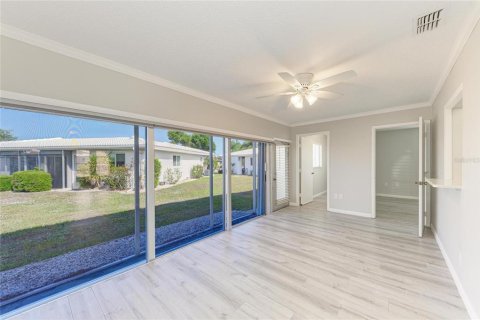 Condo in Venice, Florida, 2 bedrooms  № 2201454 - photo 12